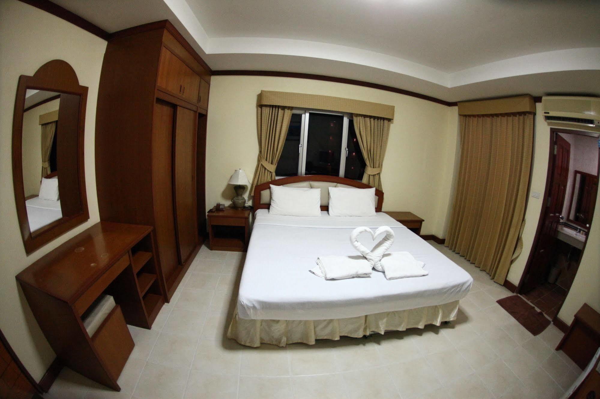 Priew Wan Guesthouse Patong Luaran gambar